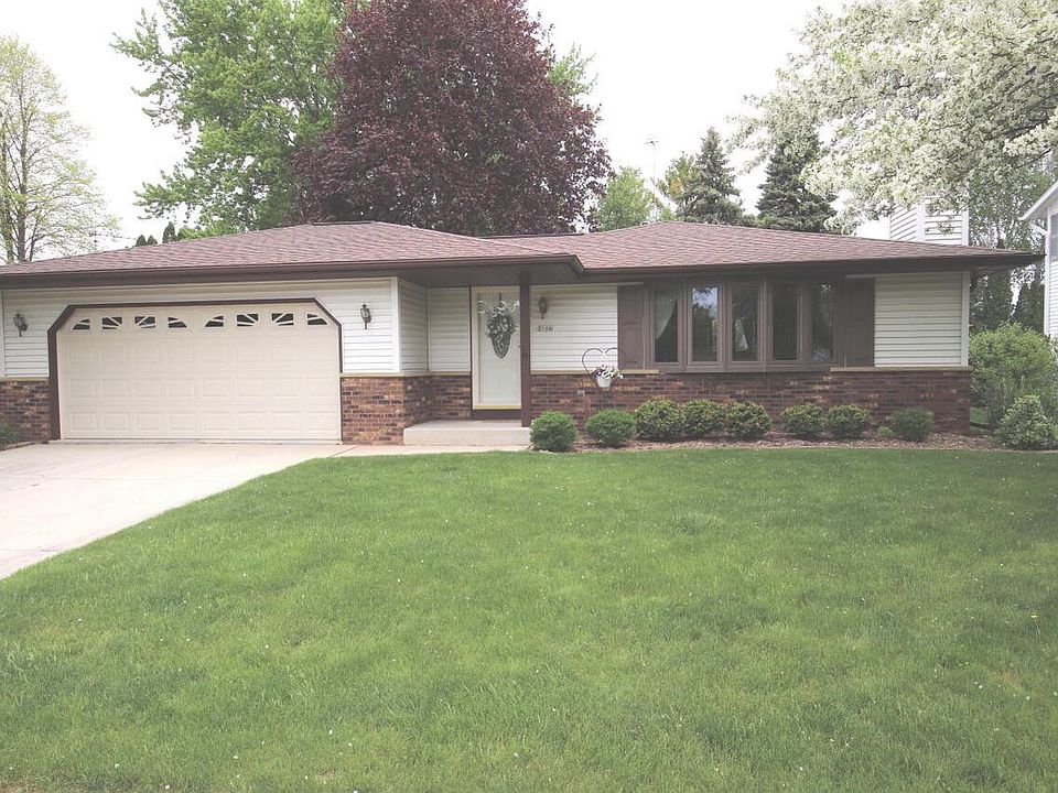 1st image of 2104 Camelot BOULEVARD