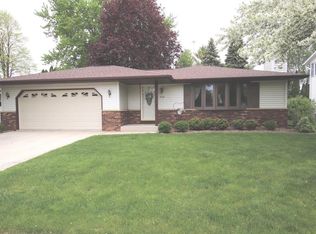 2104 Camelot BOULEVARD, Sheboygan, WI 53081