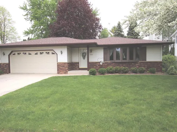 2104 Camelot BOULEVARD, Sheboygan, WI 53081