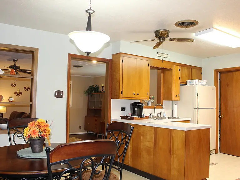 205 Fairway Dr — Photo 9