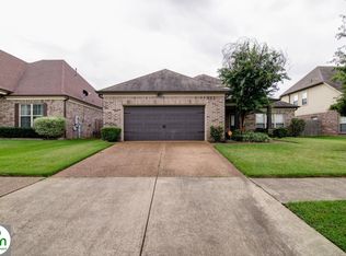 8765 Stony Glen Dr, Memphis, TN 38133
