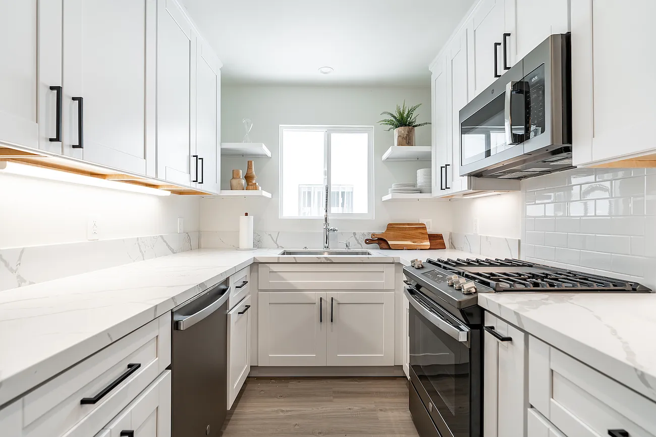 2 bed, 1000 sqft, $7,250 — Photo 3