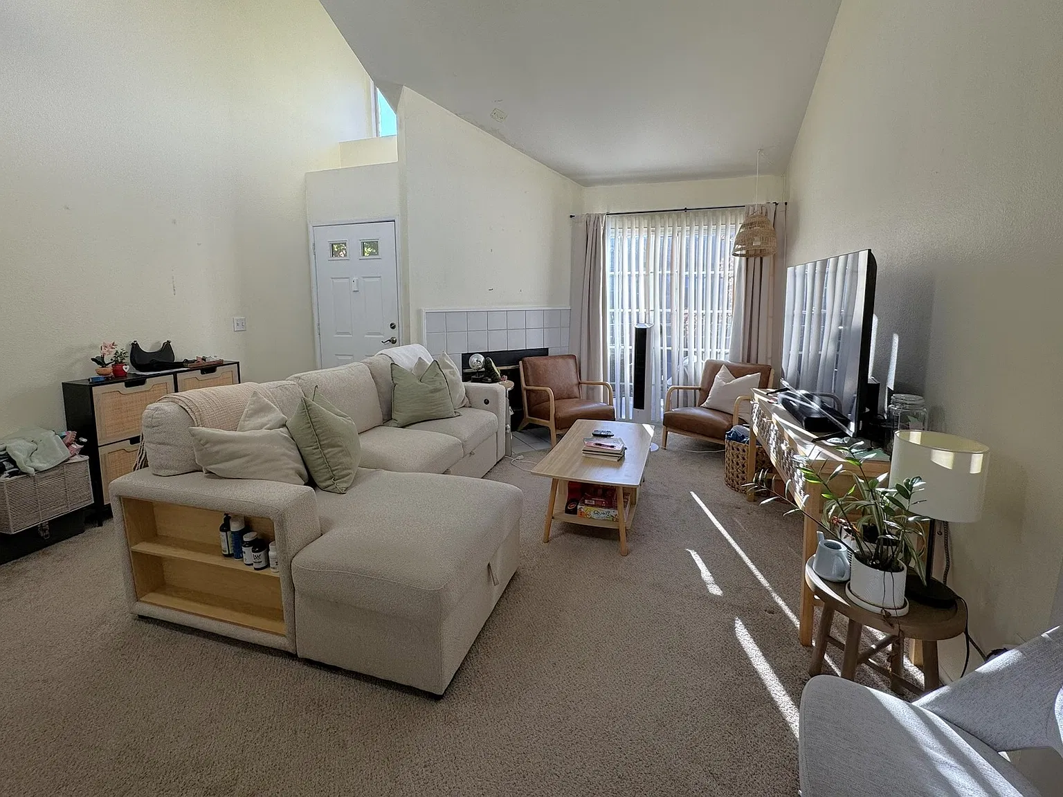 2 bed, 925 sqft, $2,350 — Photo 1