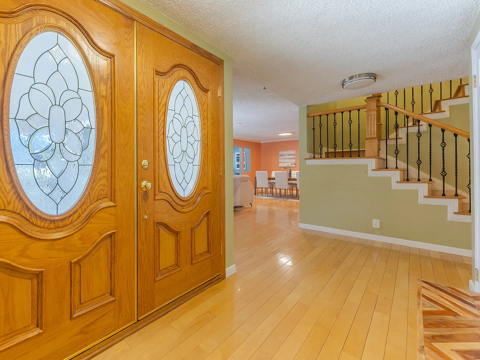 4 bed, 2300 sqft, $9,900 — Photo 4