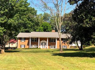 112 Sunset Cir, Mocksville, NC 27028