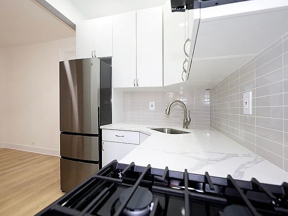4th image of 145 W 12th St APT 2-3