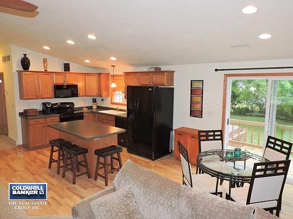 Beautiful dining area!
