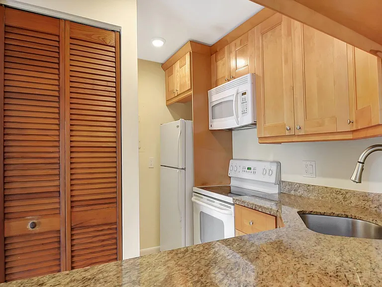 616 Sea Pine Way #C2 — Photo 5