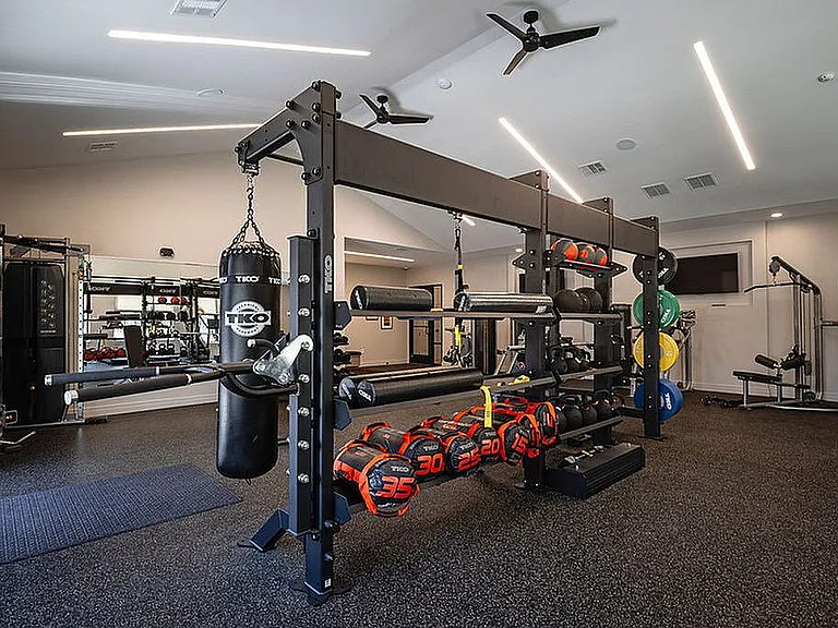 24HR Fitness