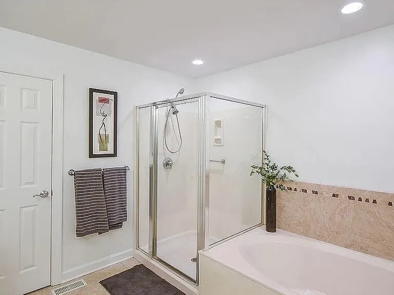 200 Starland Ln — Photo 16