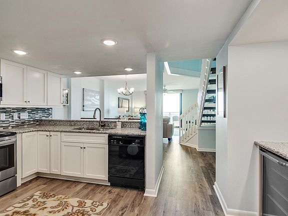 3rd image of 7600 Palmetto Dr #428-D