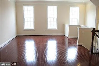 3 bed, 2.5 bath, 2500 sqft, $3,350 — Photo 4