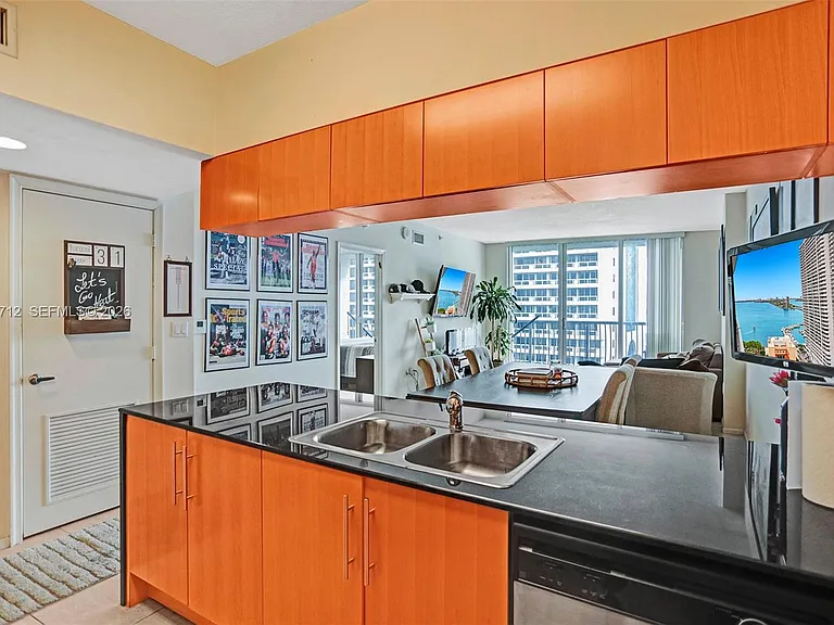 1750 N Bayshore Dr #2206 — Photo 15