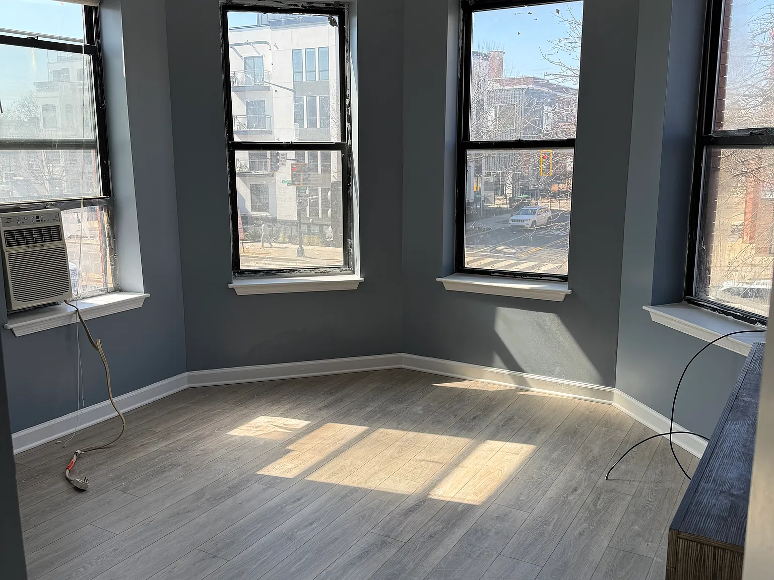 2 bed, 400 sqft, $1,600 — Photo 4