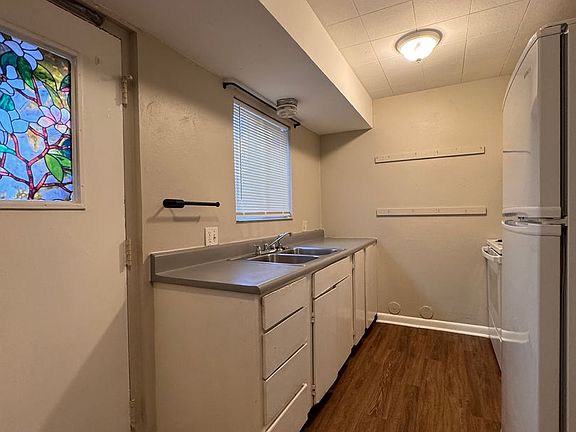 5th image of 237 Bishop St