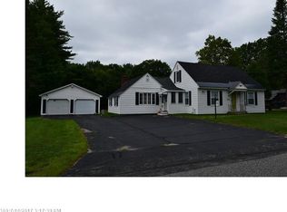255 7th St, Auburn, ME 04210