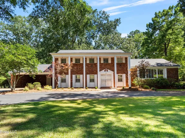 303 Cahill St, Senatobia, MS 38668