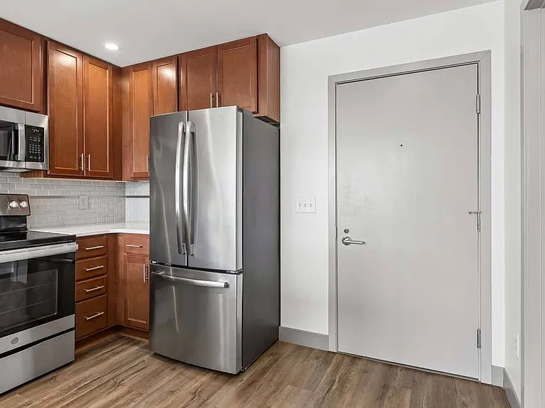 Midtown Crossing Apartments — Photo 76