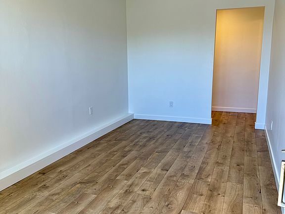 5th image of 2933 Boundary St