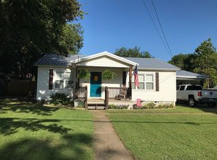 206 NW 1st St, Checotah, OK 74426