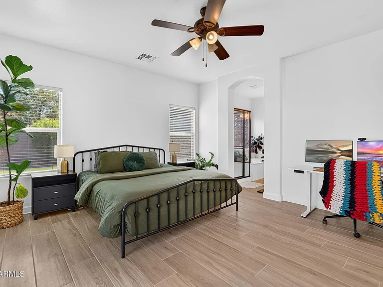 823 W Witt Ave — Photo 8