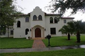 1st image of 389 La Villa Dr