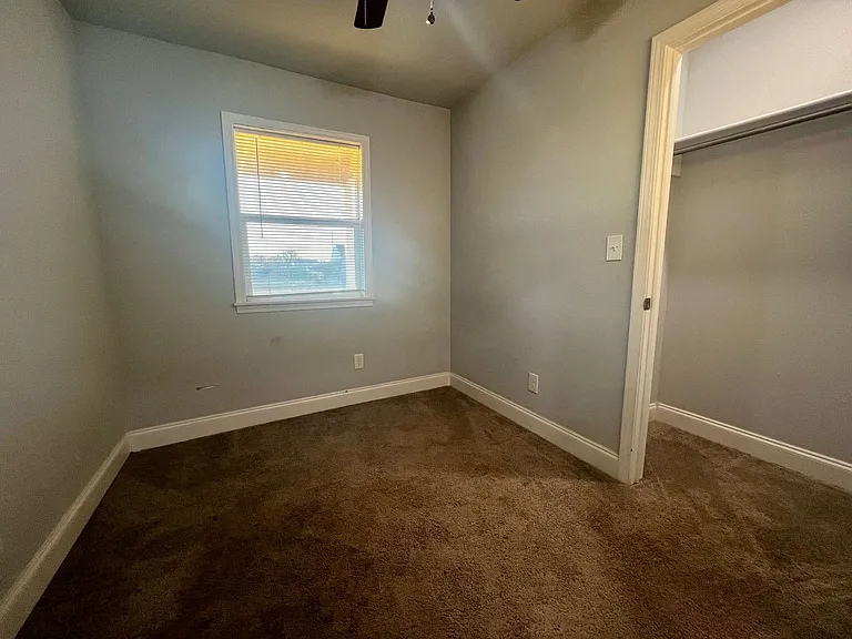 420 S 2nd St — Photo 4