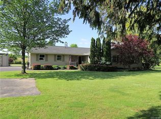11046 W Scott Rd, Medina, NY 14103