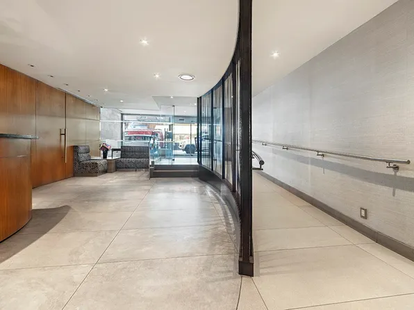 251 East 32nd Street image 8 of 9