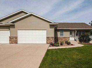525 Ridgeview Dr, Atkins, IA 52206