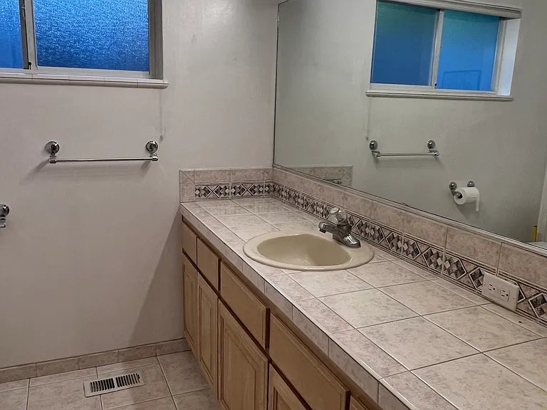 310 Alma Ln — Photo 30