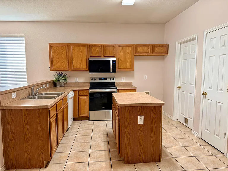 8655 Sumter Way — Photo 5