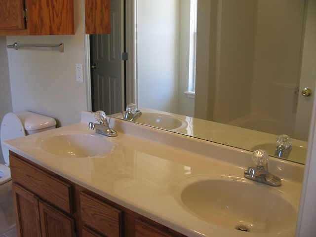 2nd image of 8640 Parkridge