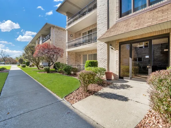 6252 S Gullikson Rd APT 1S, Chicago, IL 60638