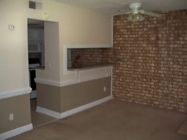 6601 Dorchester Rd APT 17, North Charleston, SC 29418