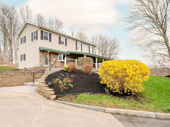 2408 Creek Rd, Palmyra, NY 14522