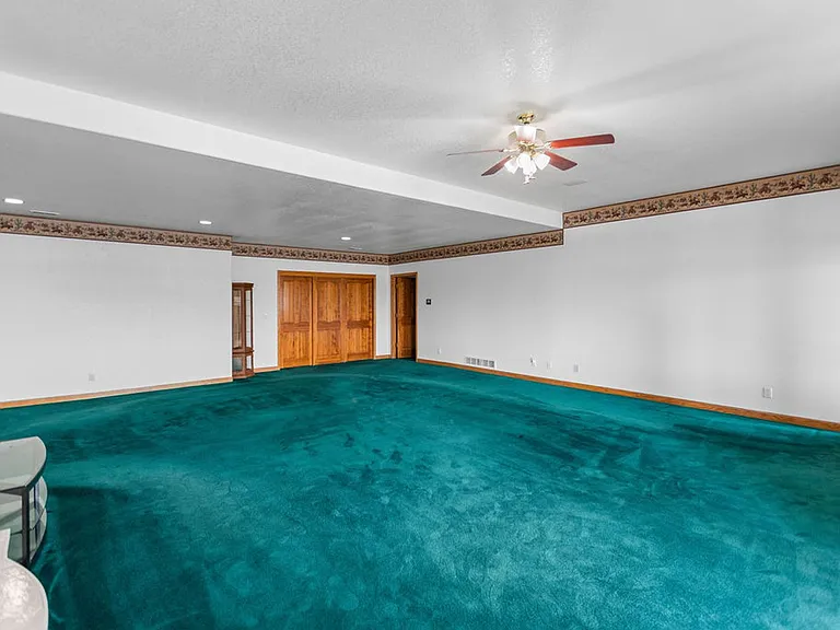 3957 Valley Oak Dr — Photo 30