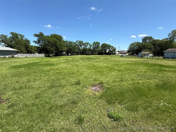 1111 N 4th St, Broken Arrow, OK 74012
