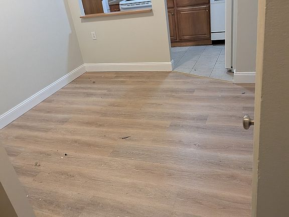 2nd image of 17 Davis Rd APT A6