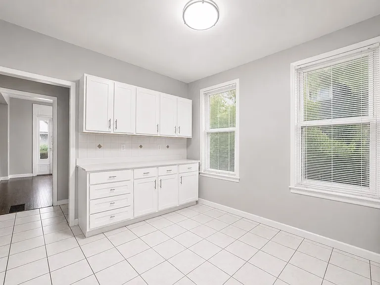 227 E Northwood Ave — Photo 9