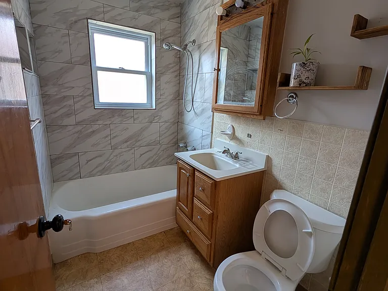 748 Westchester Blvd — Photo 4