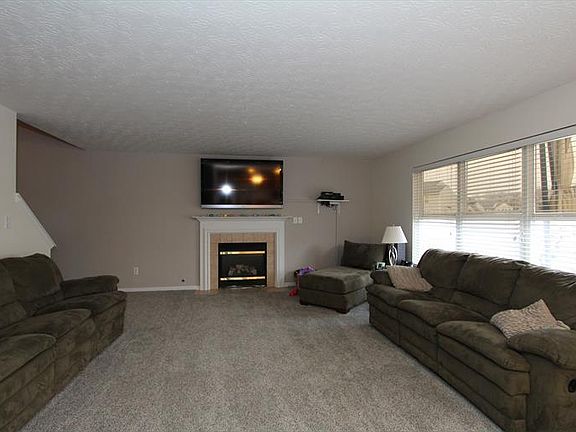 3rd image of 5565 Autumn Dr