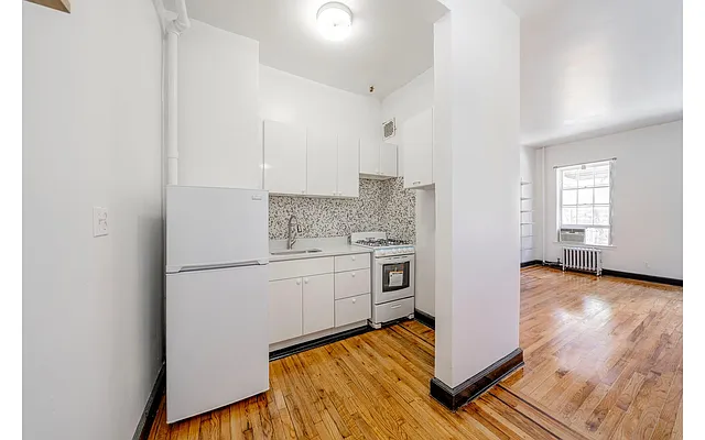 Rented by Douglas Elliman | media 7