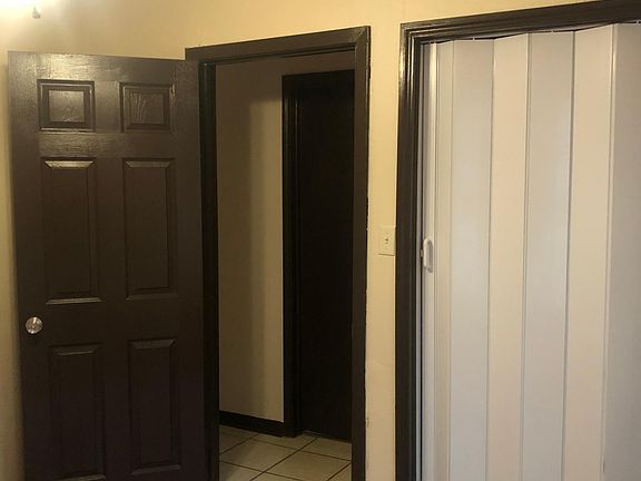 2nd image of 3209 E Nixon Ave