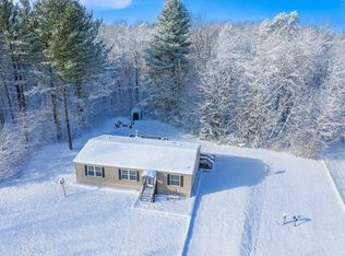 908 Deer Yard Dr, Saint Albans, VT 05478