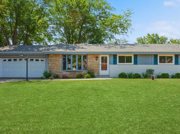 W233S8630 Chateau LANE, Big Bend, WI 53103