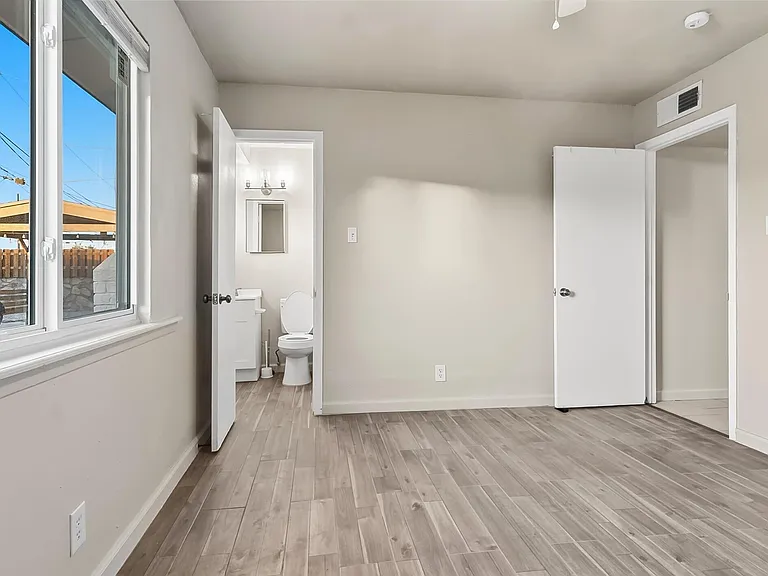 513 Gilmore Way — Photo 11