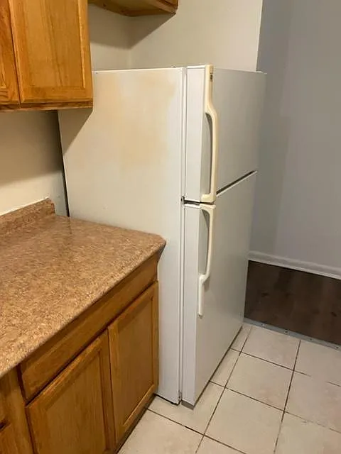 2 bed, 1000 sqft, $1,350 — Photo 2