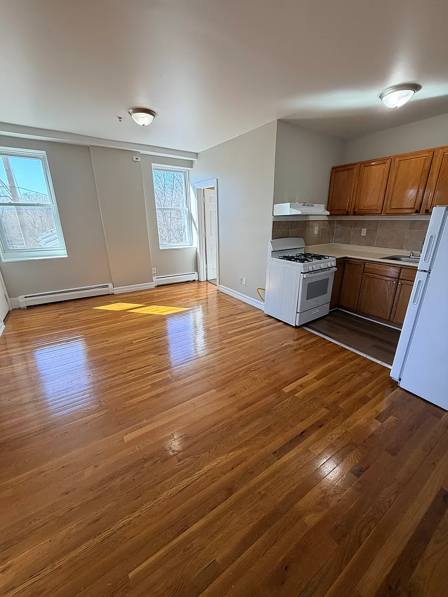 Building Photo - 672 Congress Ave #D
