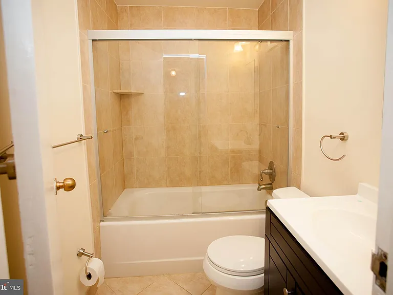 1851 Columbia Rd NW #600 — Photo 12